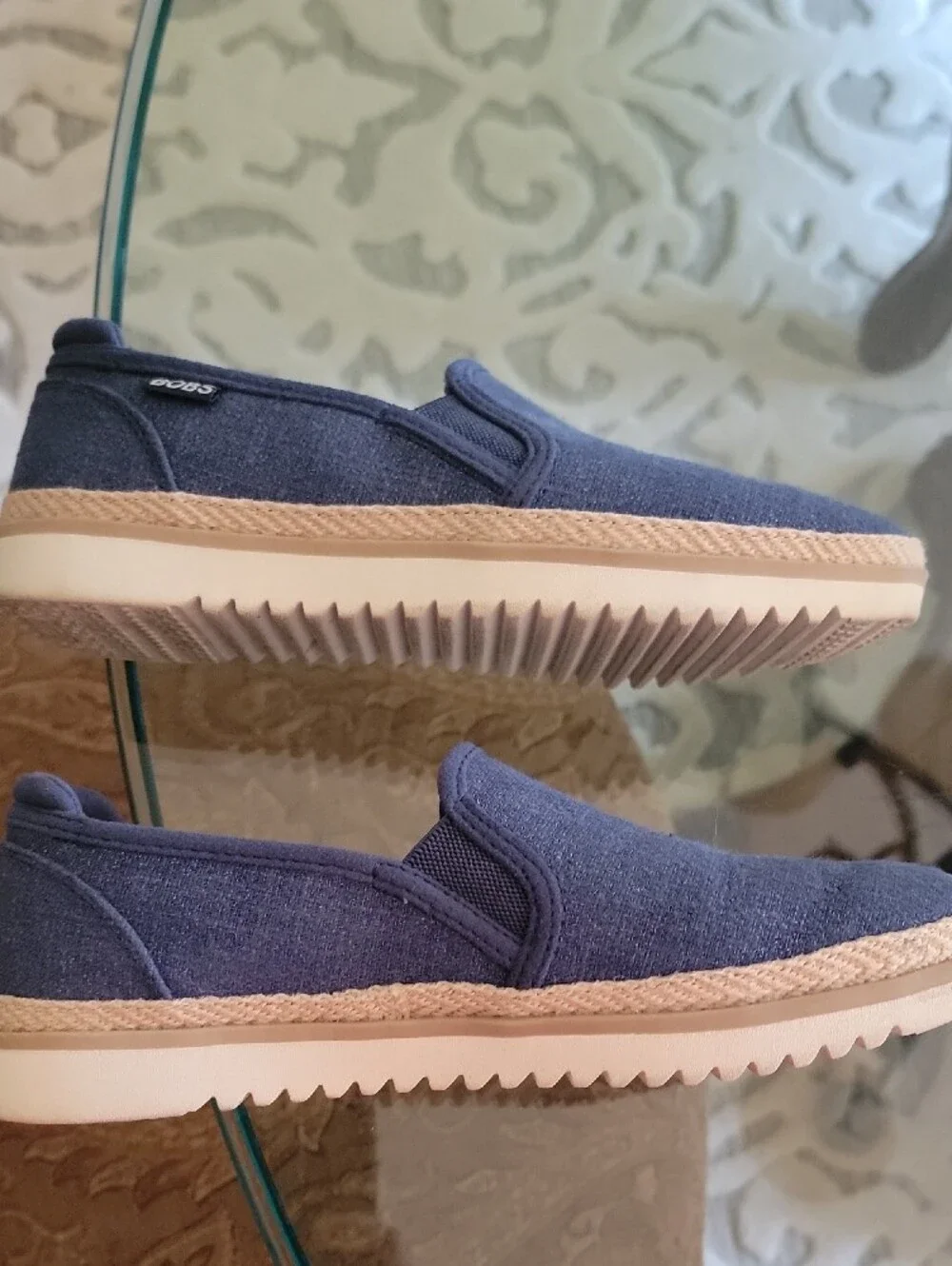 Sketchers Bob's Memory Foam Size 7-1/2.  Comfy!!!